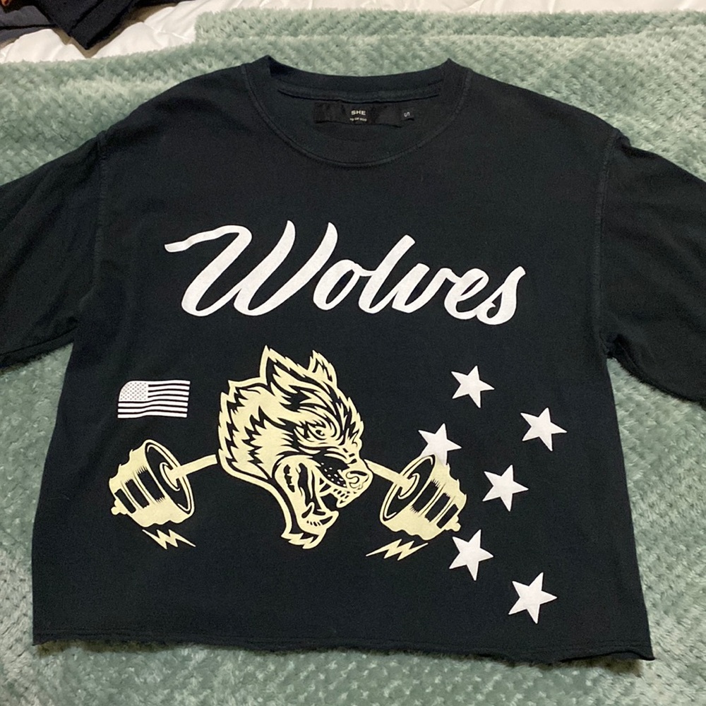 DARC SPORT womens cropped tee, Size small, color black.